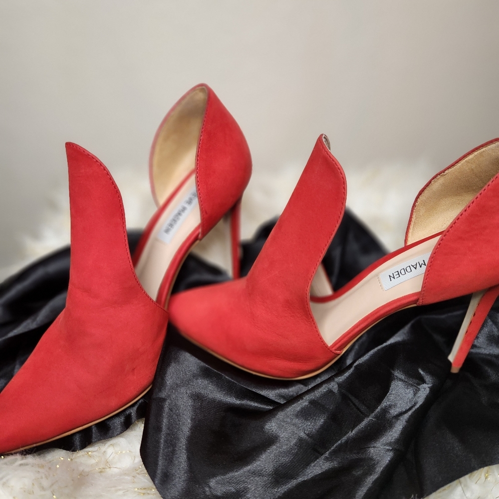 Side Cut Heeled Booties - Picture 3 of 4